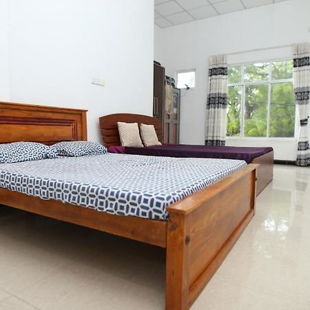 Sujee'S Guest House With Two Bed Rooms Anuradhapura Esterno foto
