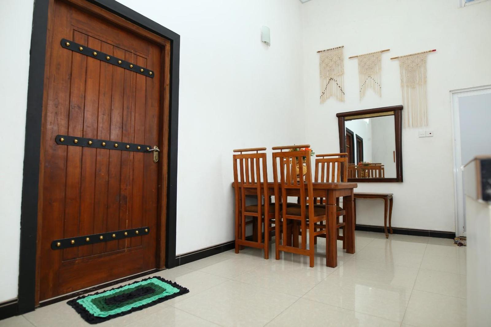 Sujee'S Guest House With Two Bed Rooms Anuradhapura Esterno foto