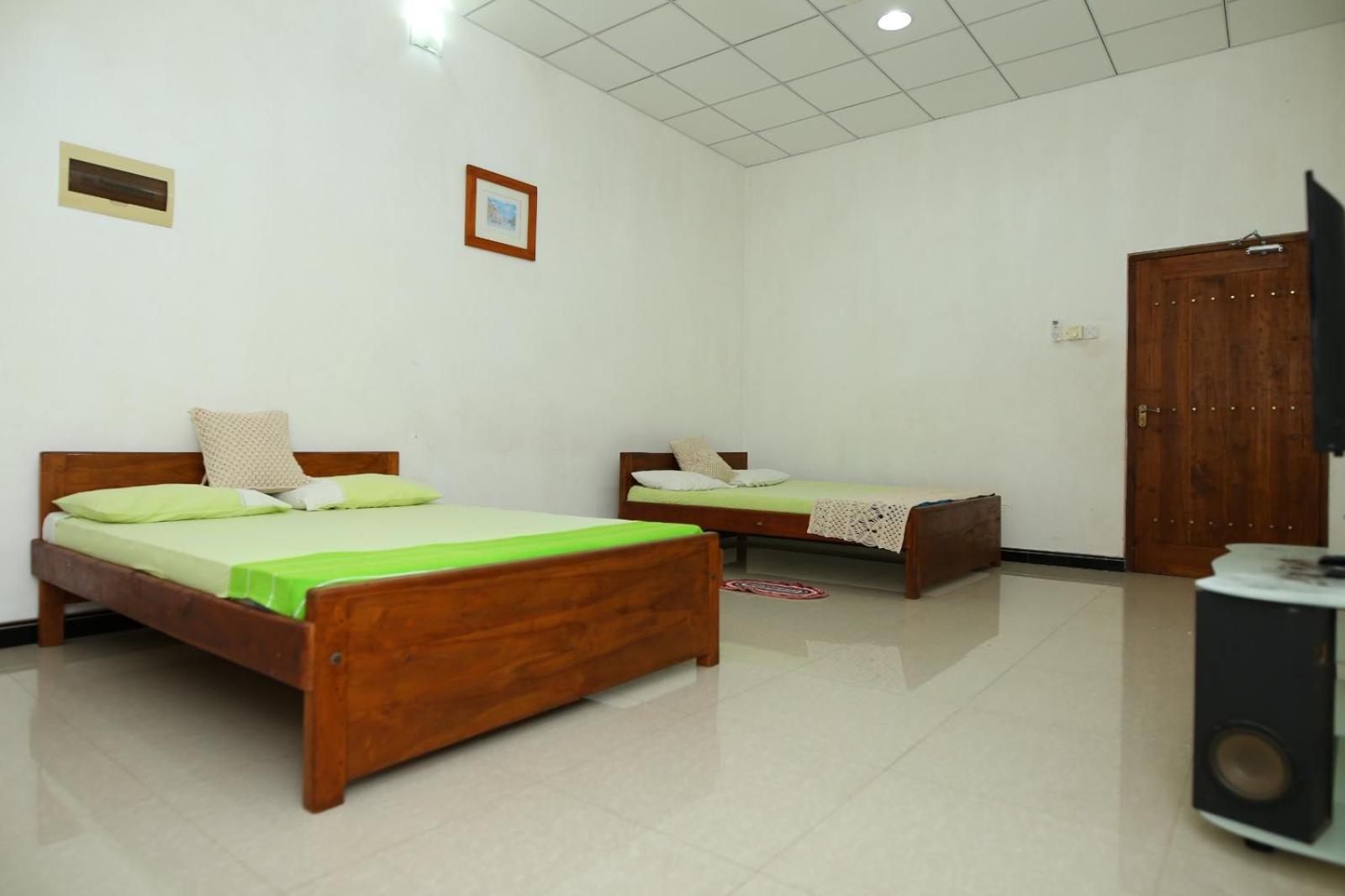 Sujee'S Guest House With Two Bed Rooms Anuradhapura Esterno foto